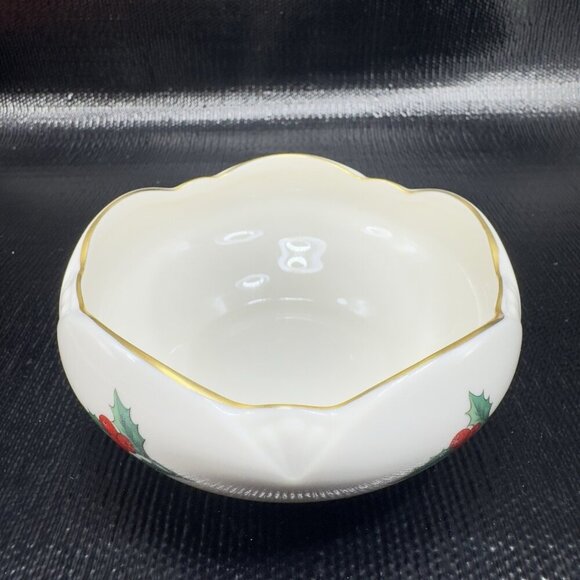 Pickard China Christmas Holly Berry Made In USA Fine Porcelain Dish Bowl Gold - Picture 8 of 10